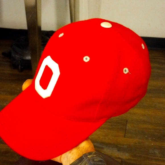 Red OSU fitted wool ball cap - Picture 4 of 4